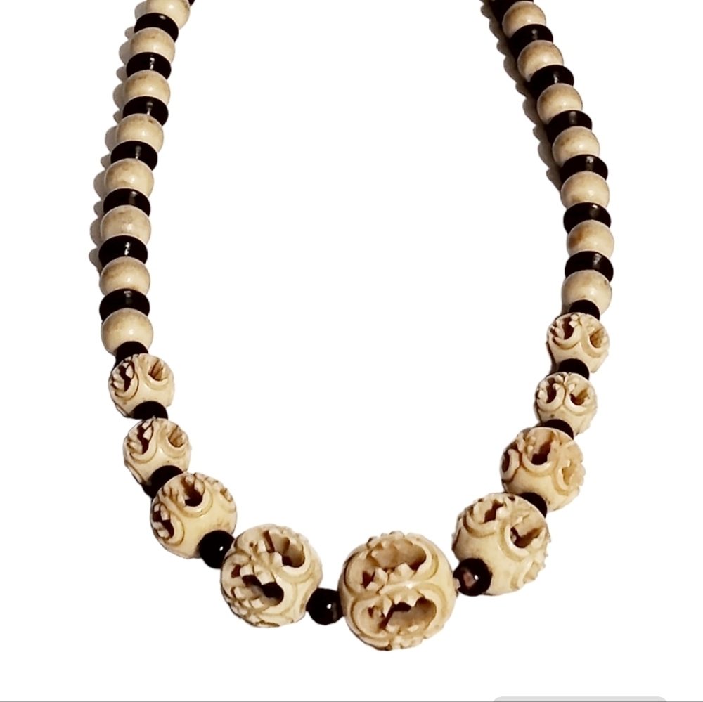 Vintage‎ Hand Carved Bone Bead Necklace 15" Beige Unusual Rare
